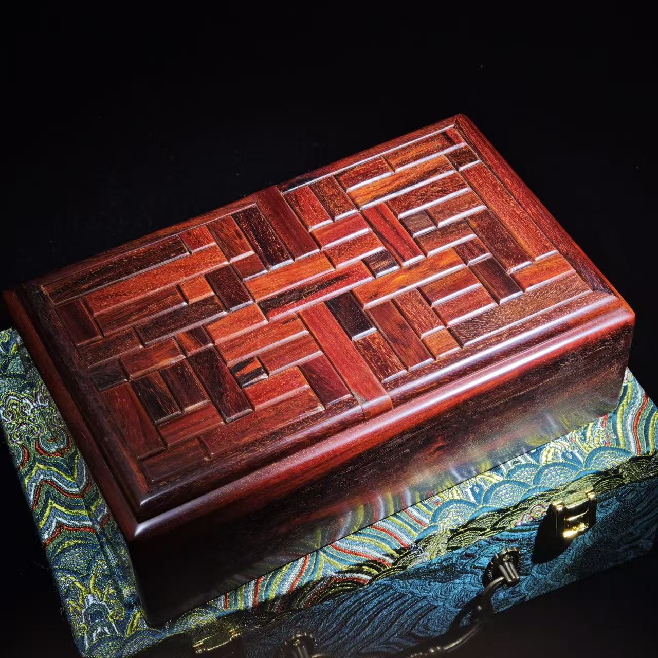 印度小叶紫檀 琴料华容道机关盒 尺寸22*14*7