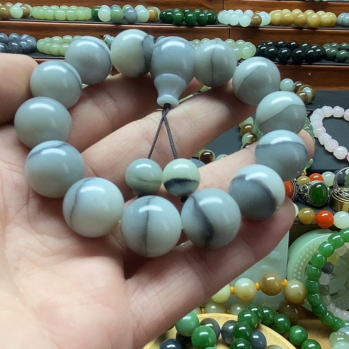 和田玉手串未镶嵌卡*尔