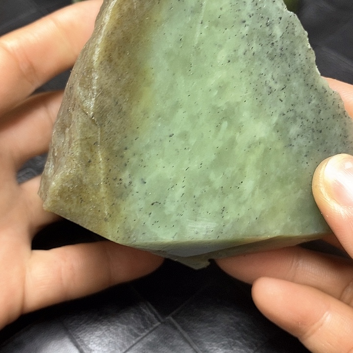 和田玉毛料未镶嵌