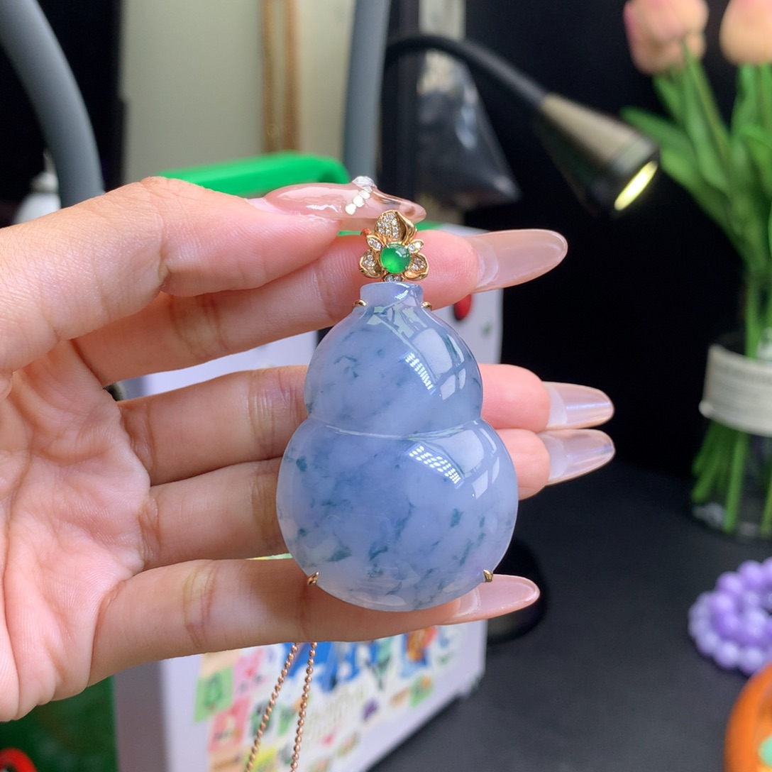 翡翠18K金镶嵌颈饰