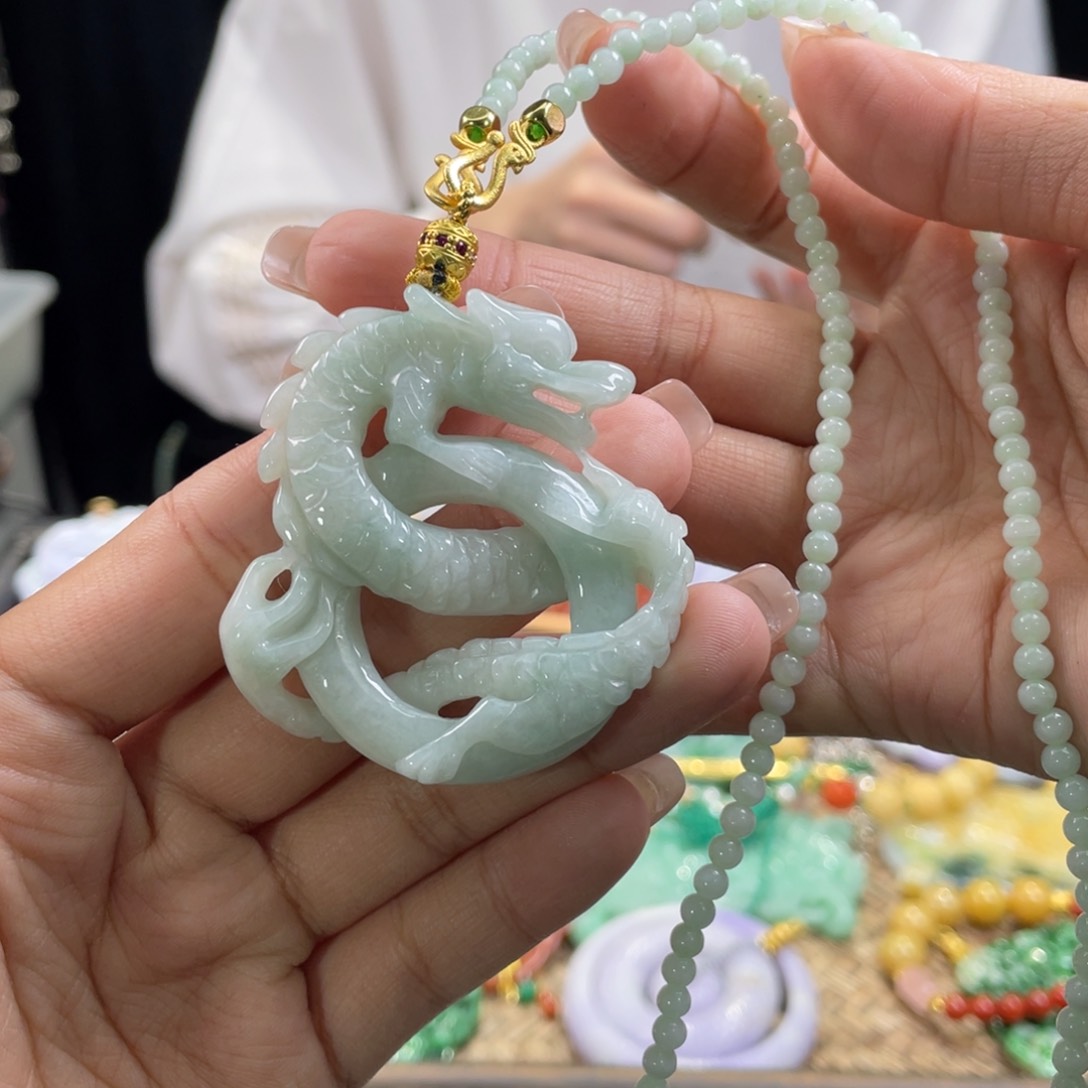 翡翠颈饰未镶嵌代编织