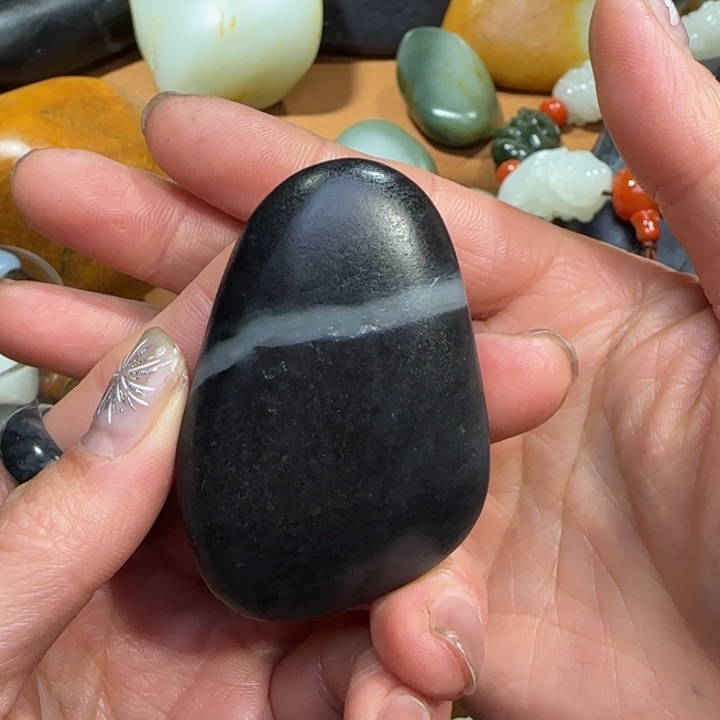 和田玉颈饰未镶嵌麒**校