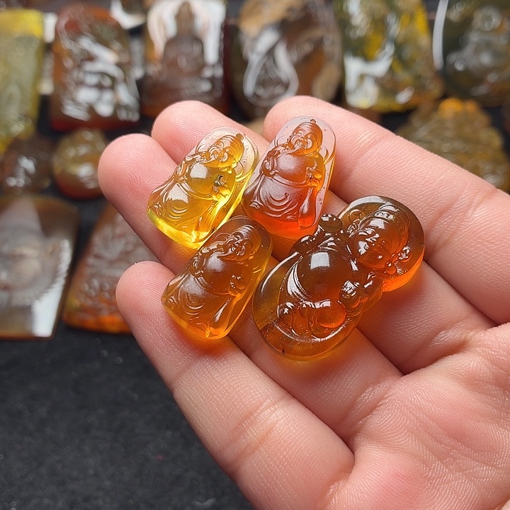 琥珀未镶嵌颈饰4个只打孔不配绳193
