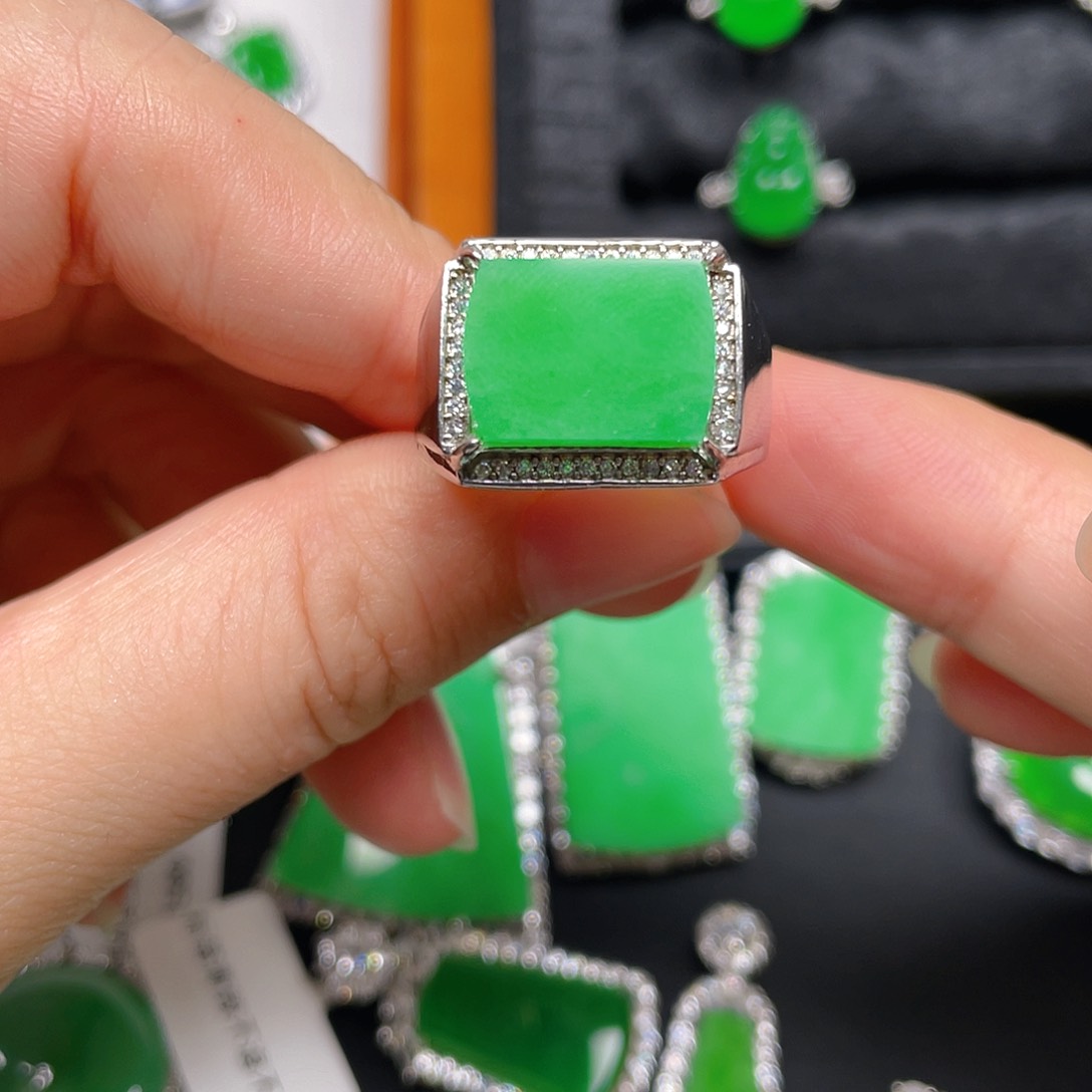 翡翠戒指银S925镶嵌戒指