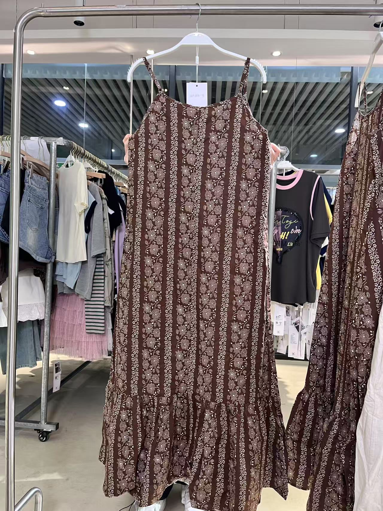 Q36640法式碎花吊带连衣裙春夏新款设计感小众气质绝美裙子