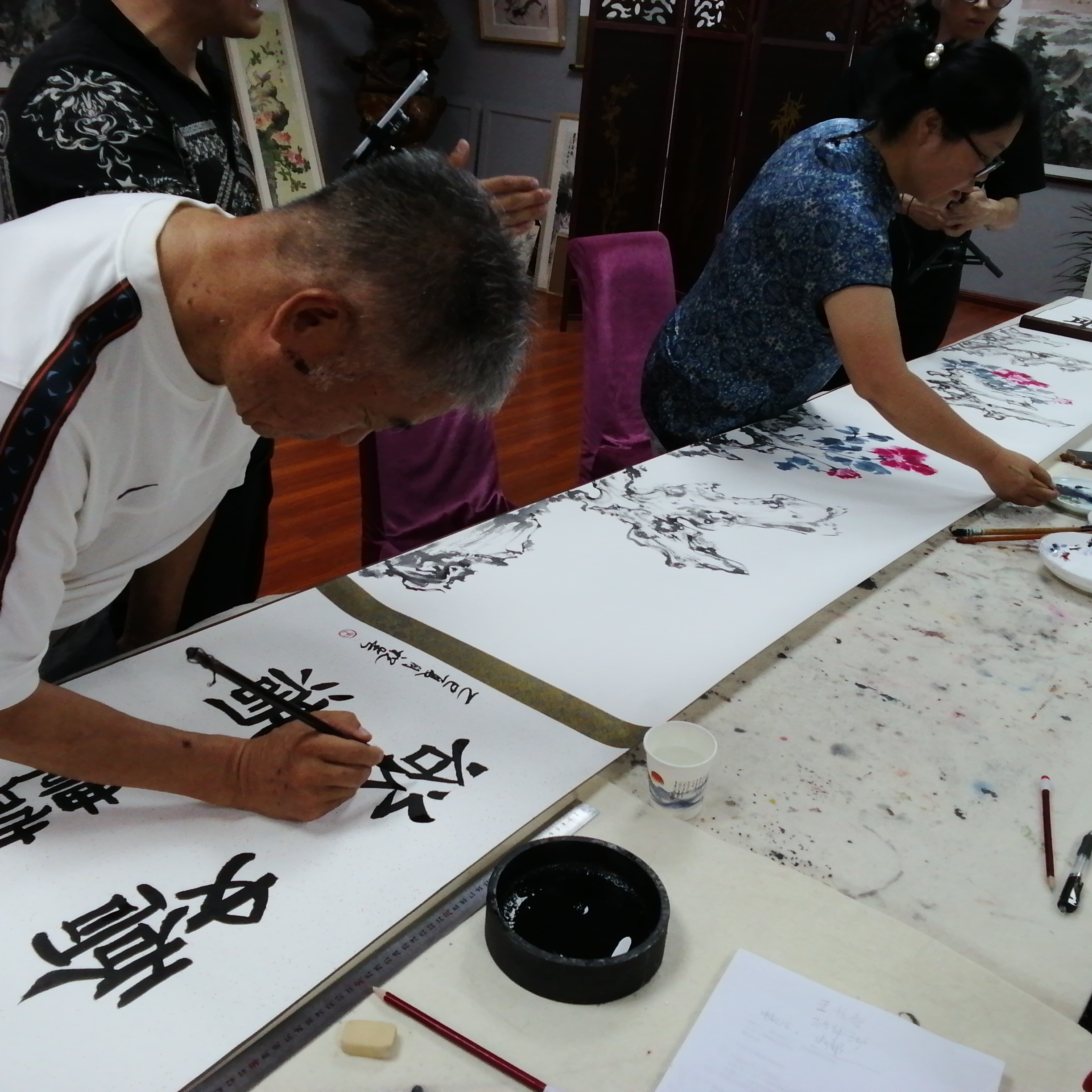 三位艺术家合作长卷五米