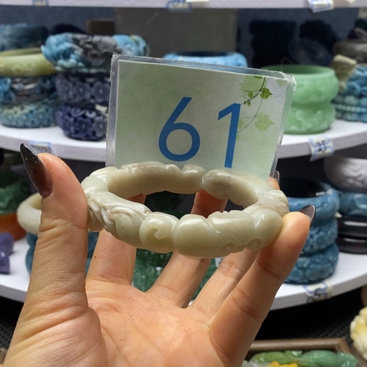 未镶嵌手镯石英岩玉