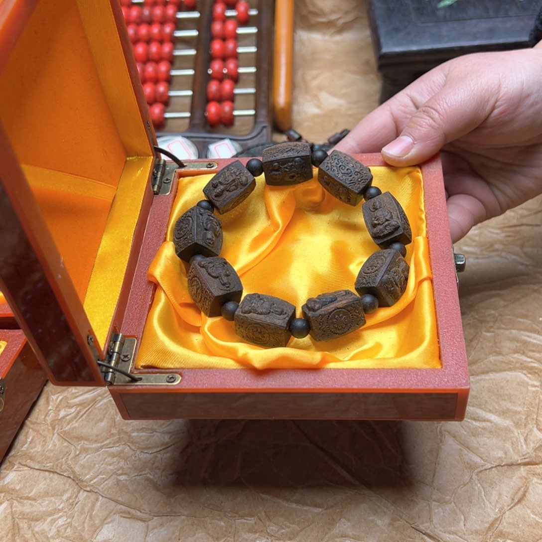 大叶紫檀（黑酸枝木类）