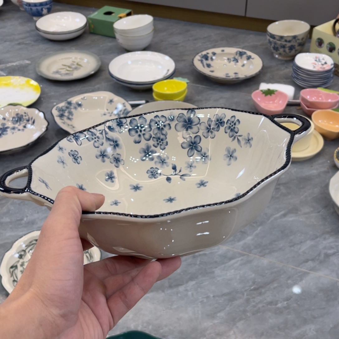 陶瓷微瑕餐具介意勿拍，满18飞！