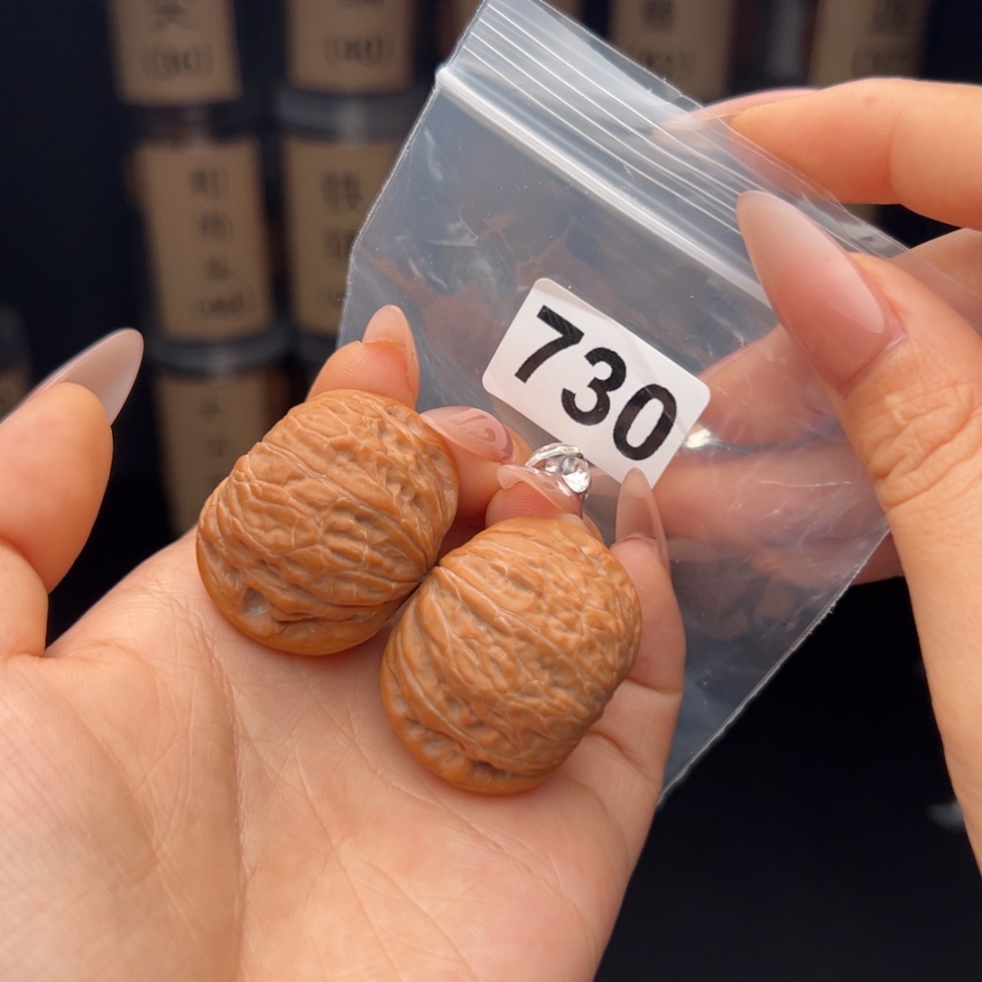 文玩核桃吊坠铁锤36