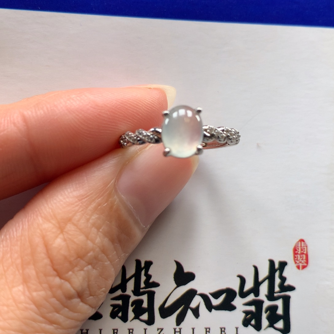 翡翠颈饰银S925镶嵌白灯泡戒指