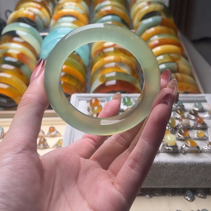 蛇纹石玉手镯未镶嵌52.2