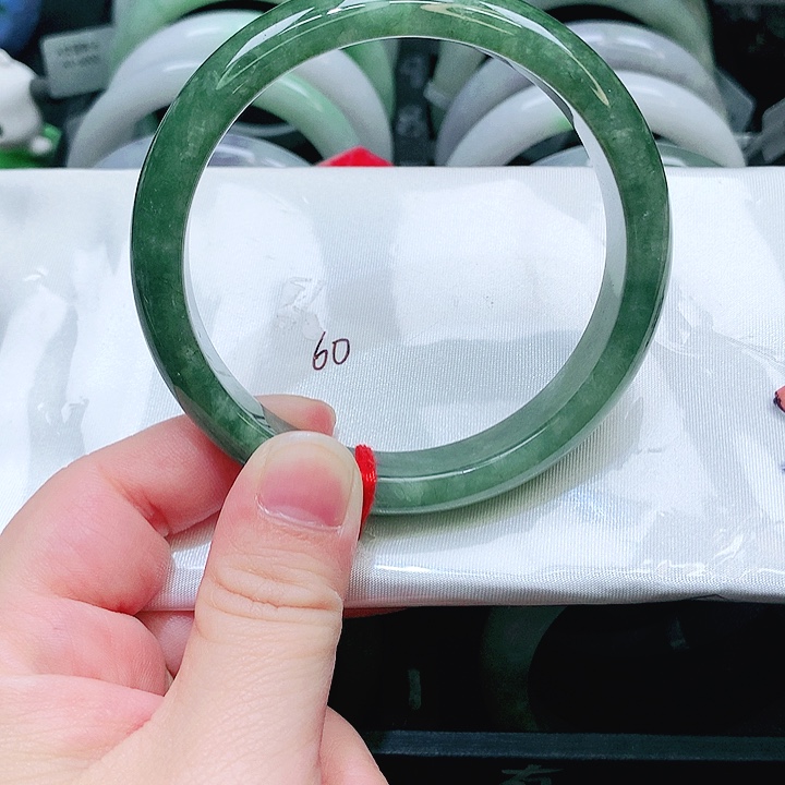 翡翠未镶嵌手镯404