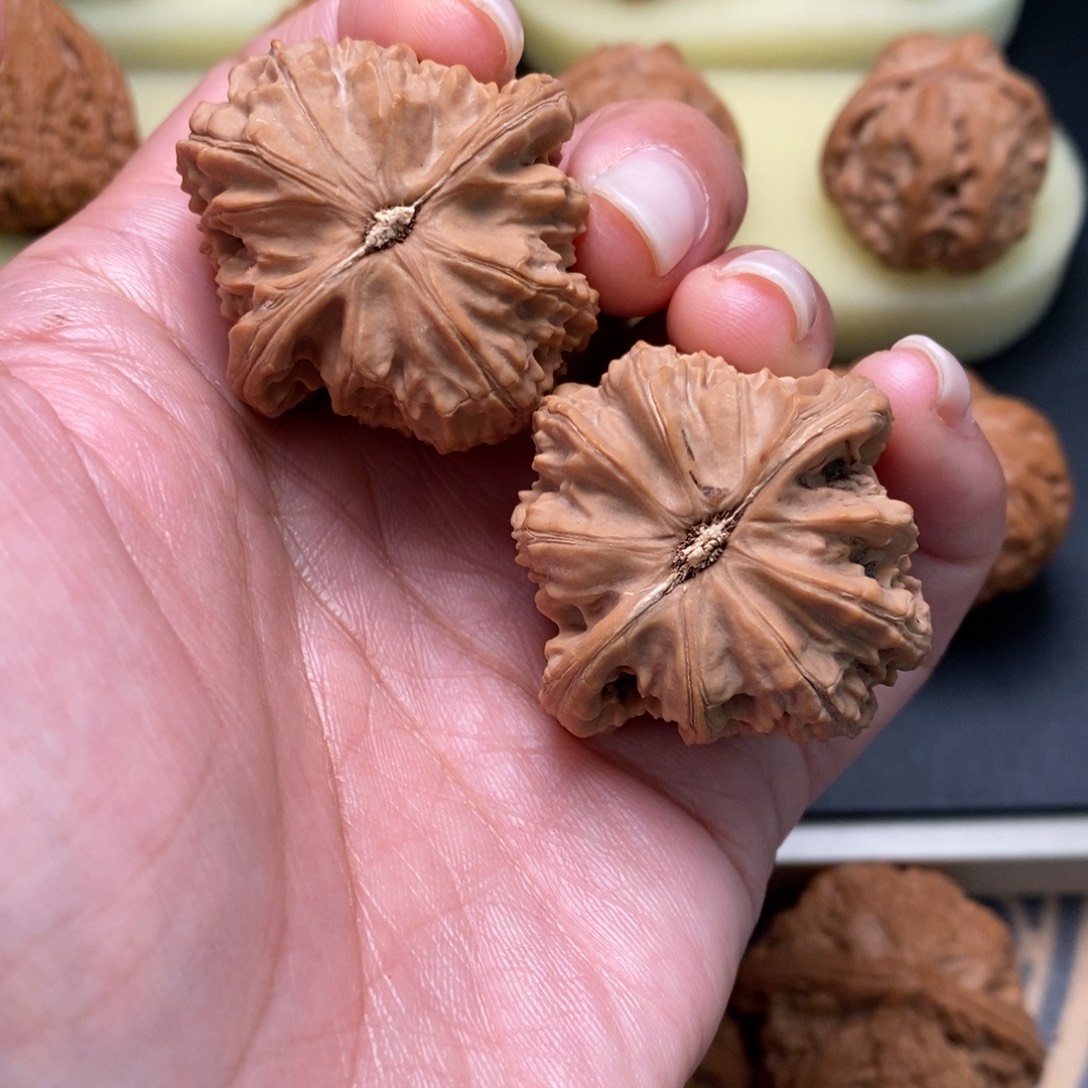 ****式文玩核桃吊坠老款白狮子38