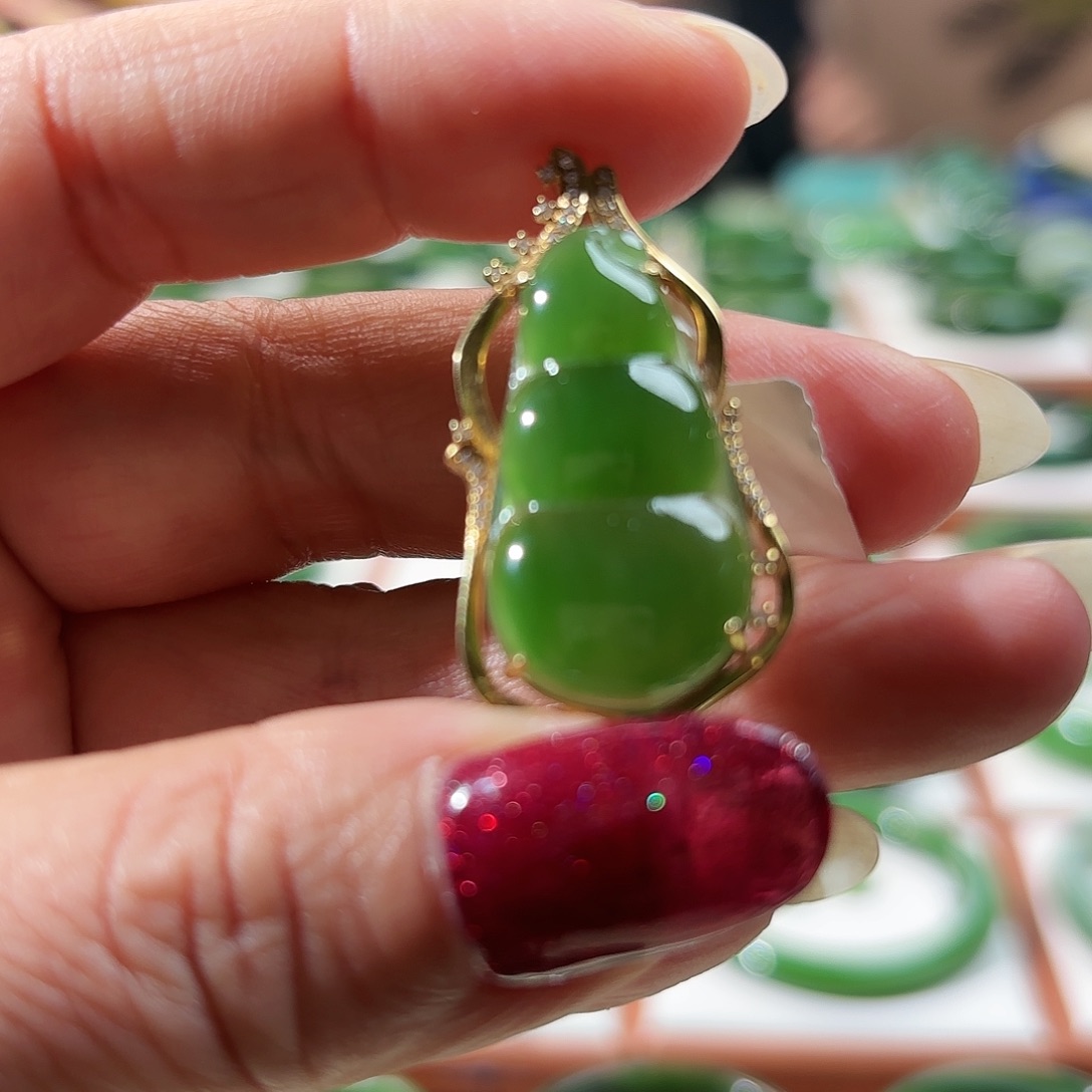 颈饰18K金镶嵌和田玉（糖玉）启***6