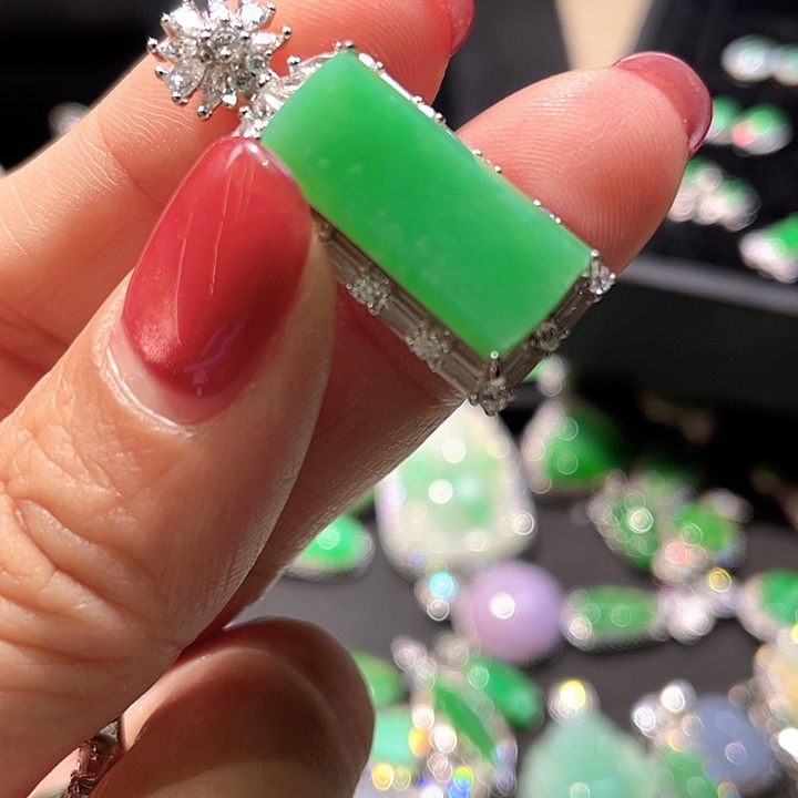 诺***娜翡翠银S925镶嵌颈饰