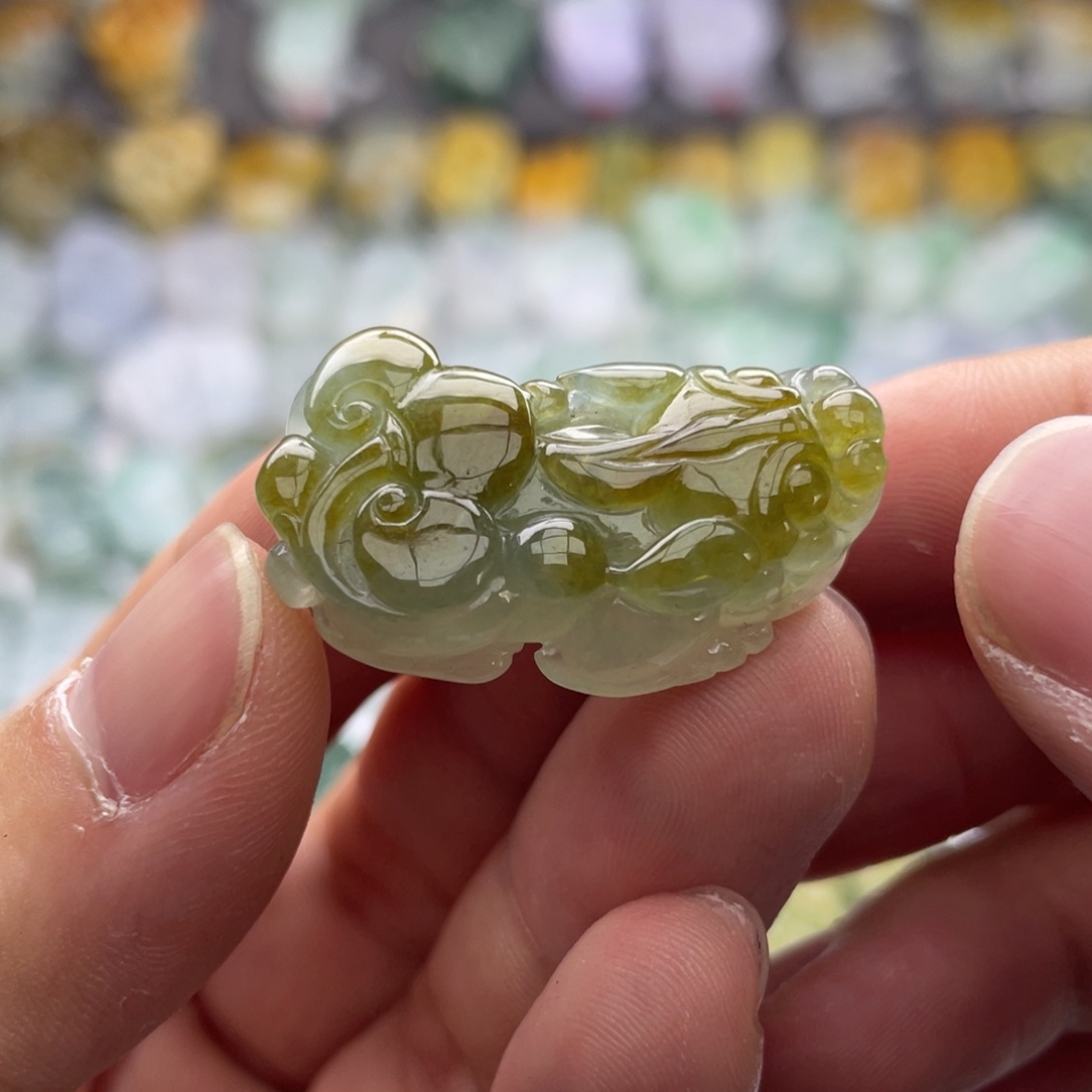 翡翠颈饰未镶嵌貔貅