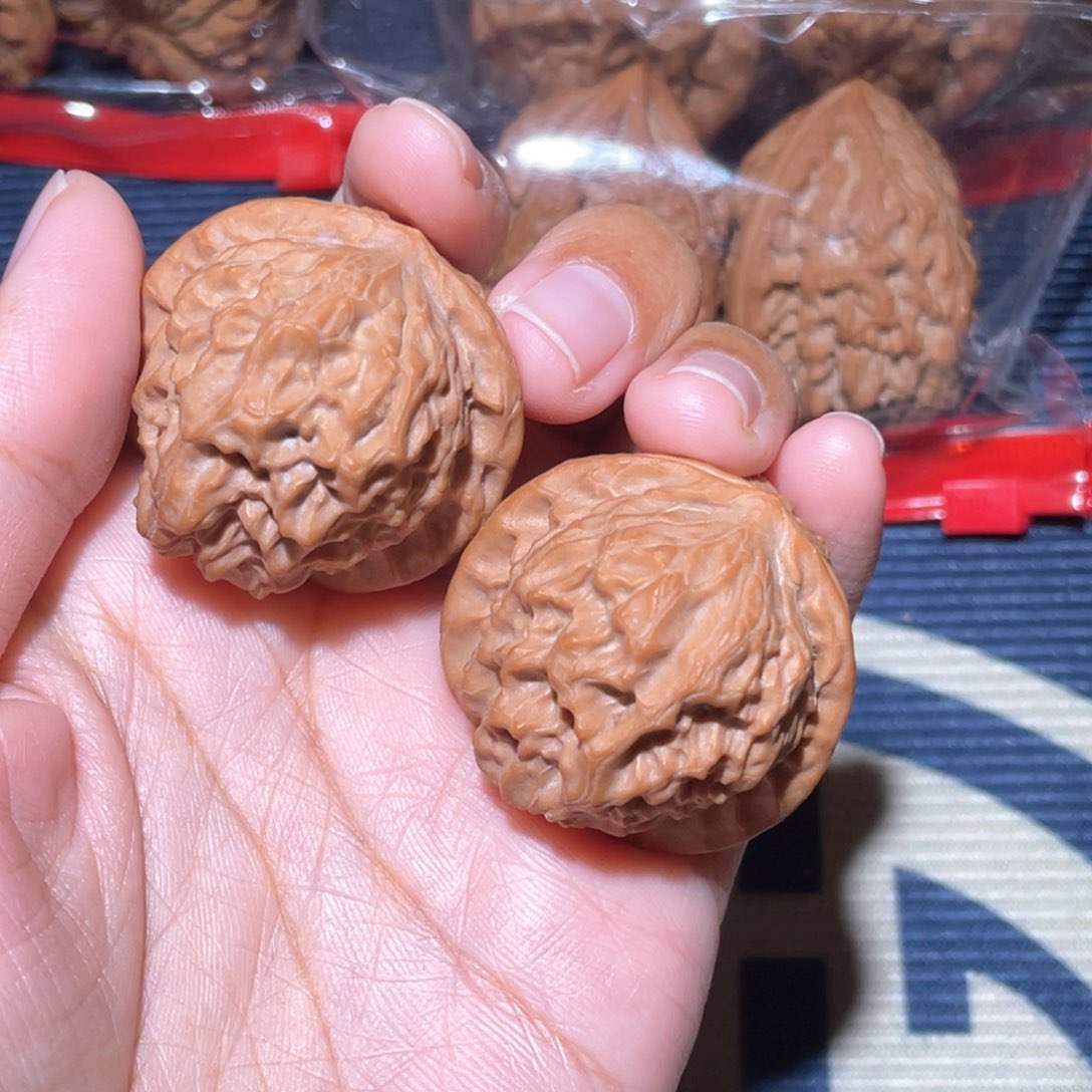 文玩核桃吊坠好*生瓷娃娃37