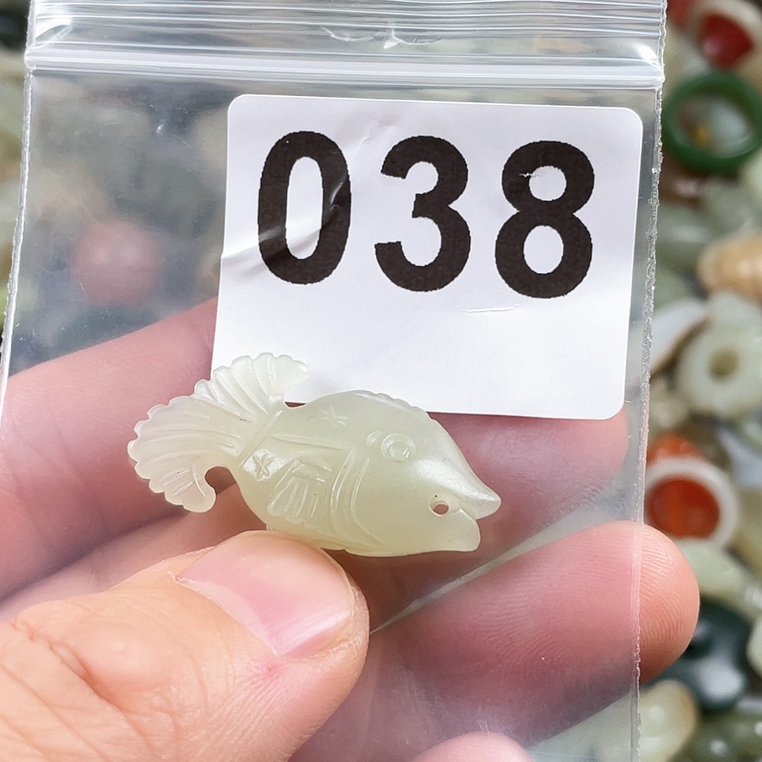 和田玉（糖玉）颈饰未镶嵌