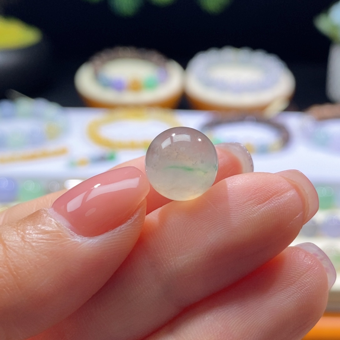 颈饰未镶嵌翡翠冰茶飘绿卡11.8mm