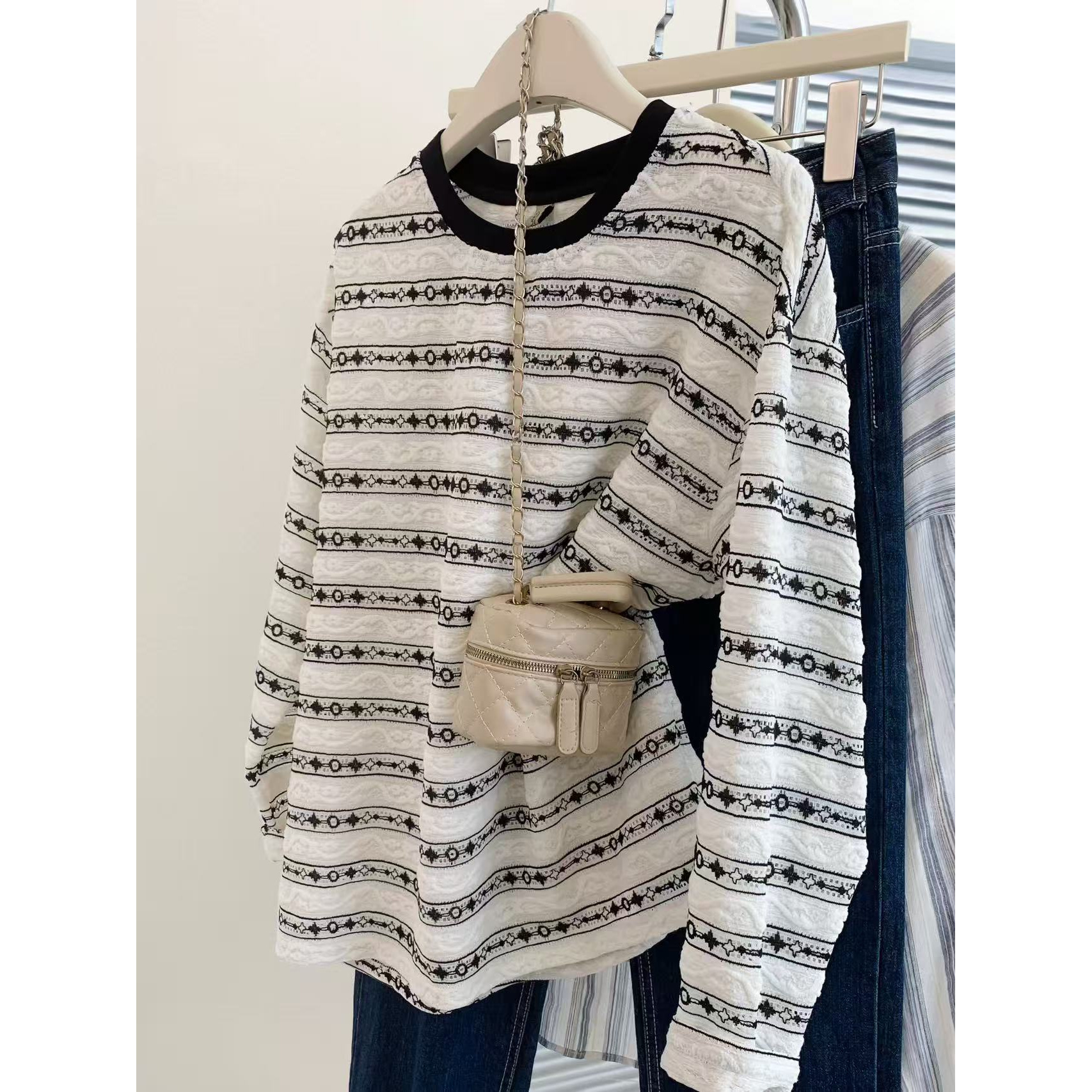 清仓~长袖「蕾丝条纹」新款夏季设计感宽松慵懒风打底衫上衣25100