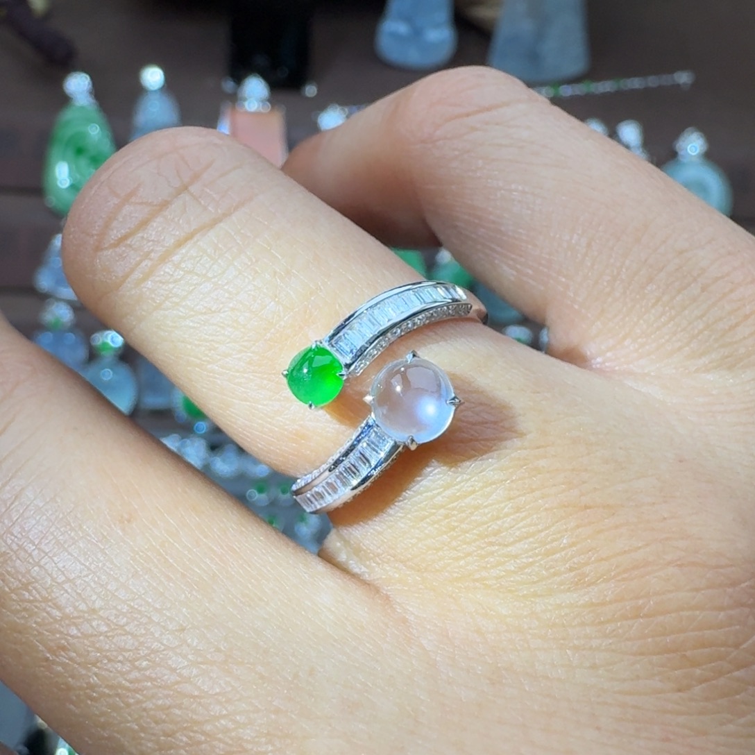 翡翠18K金镶嵌戒指