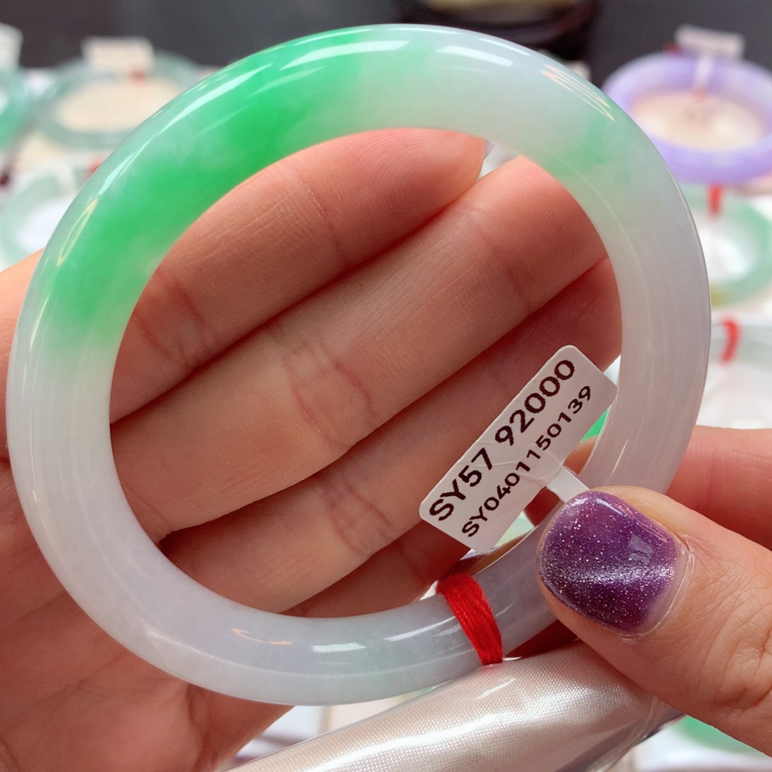 翡翠手镯（圆镯）未镶嵌8号欣