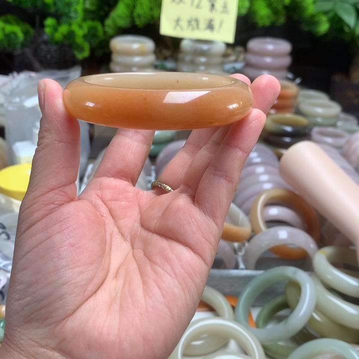 一***过石英质玉未镶嵌手镯