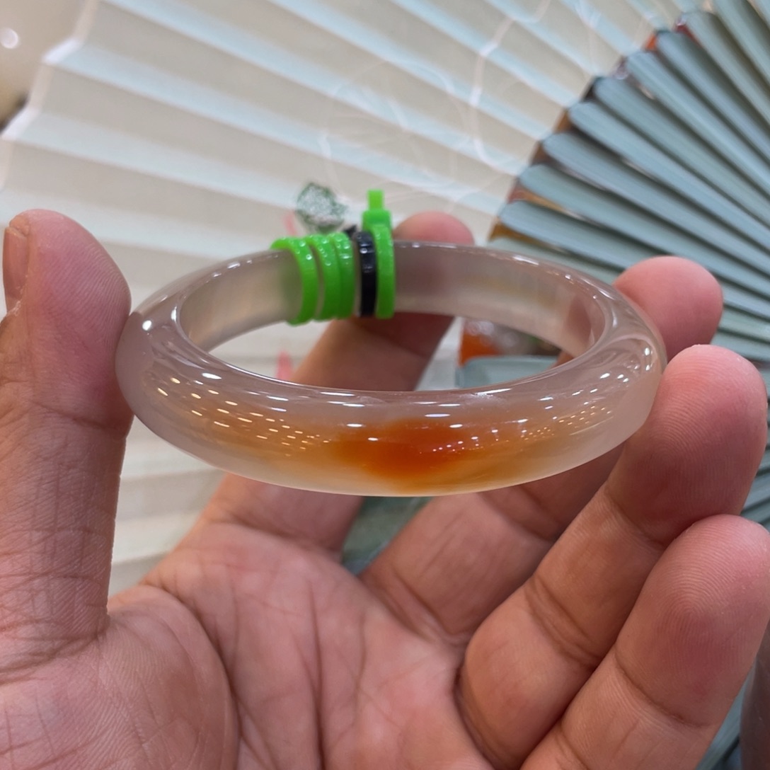 玛瑙/玉髓手镯未镶嵌小**干