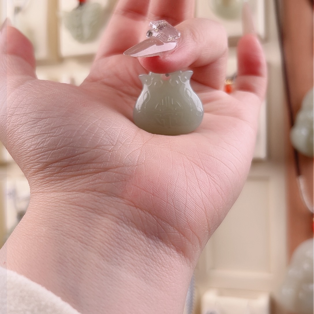 和田玉吊坠(不含链)未镶嵌Z**z