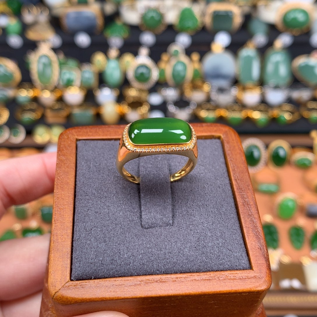 红***貅定制和田玉18K金镶嵌18k金镶嵌戒指