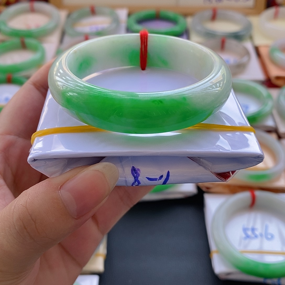 翡翠手镯未镶嵌7号