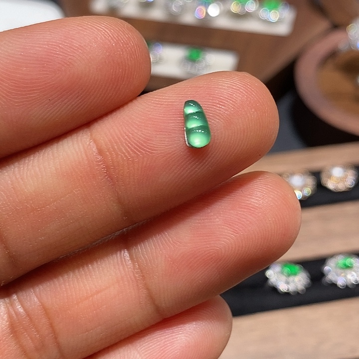 定制翡翠未镶嵌翡翠