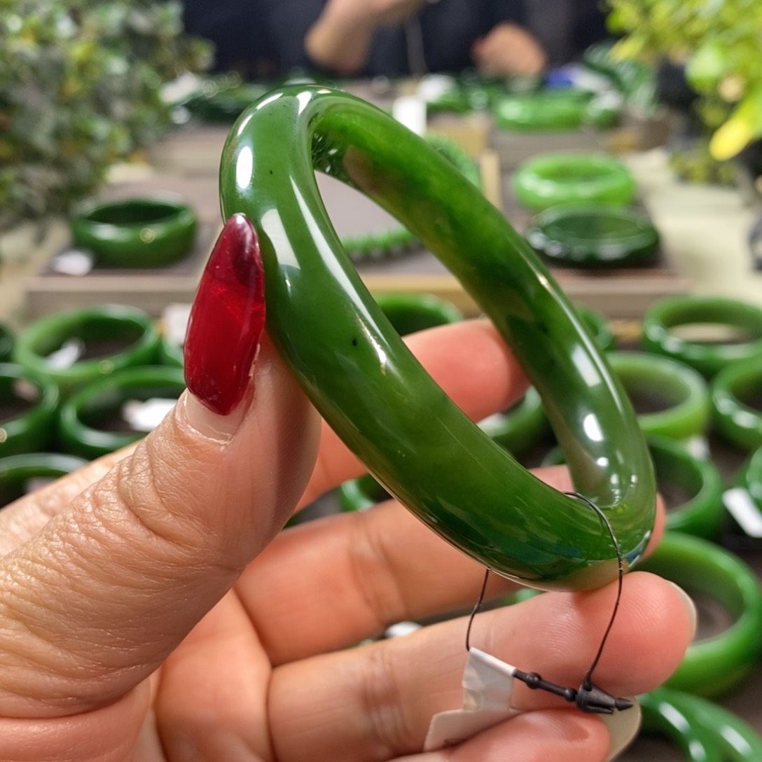 和田玉（碧玉）手镯未镶嵌锁*