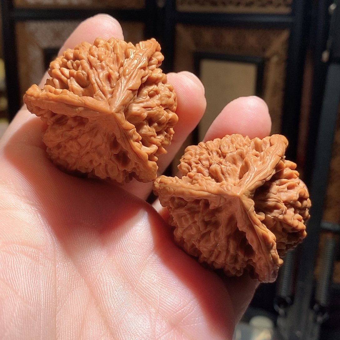 文玩核桃把件46王勇三棱