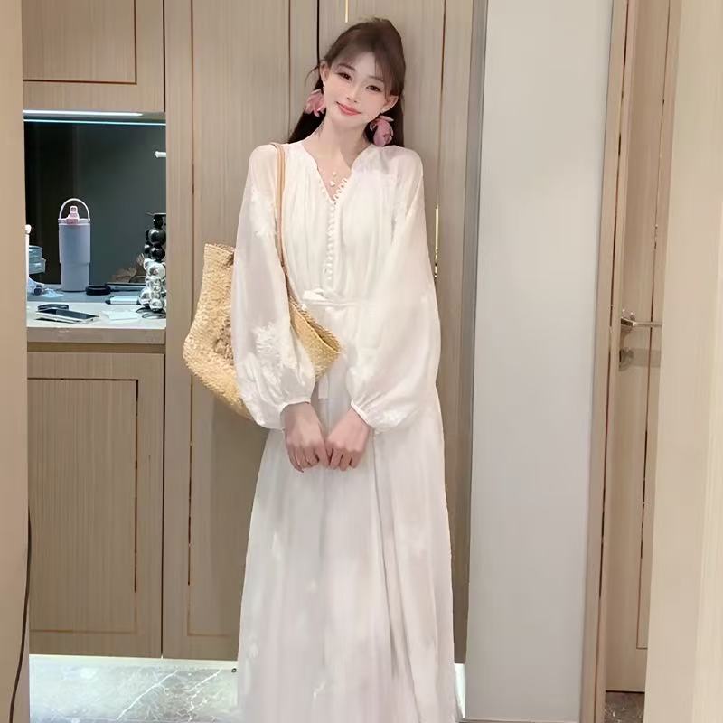 孕妇连衣裙2025春夏高级感法式重工刺绣灯笼袖气质宽松显瘦长裙子