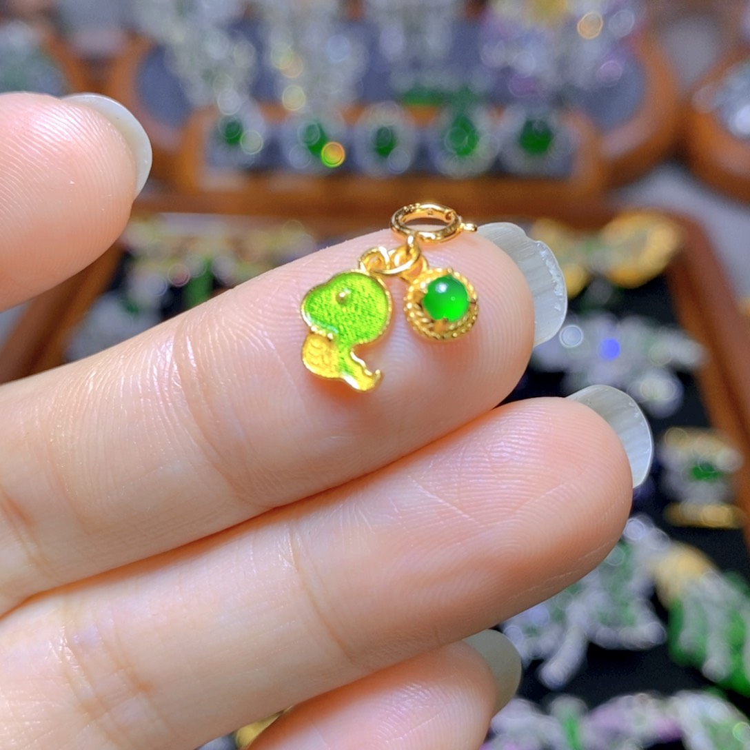 翡翠颈饰银S925镶嵌天然翡翠