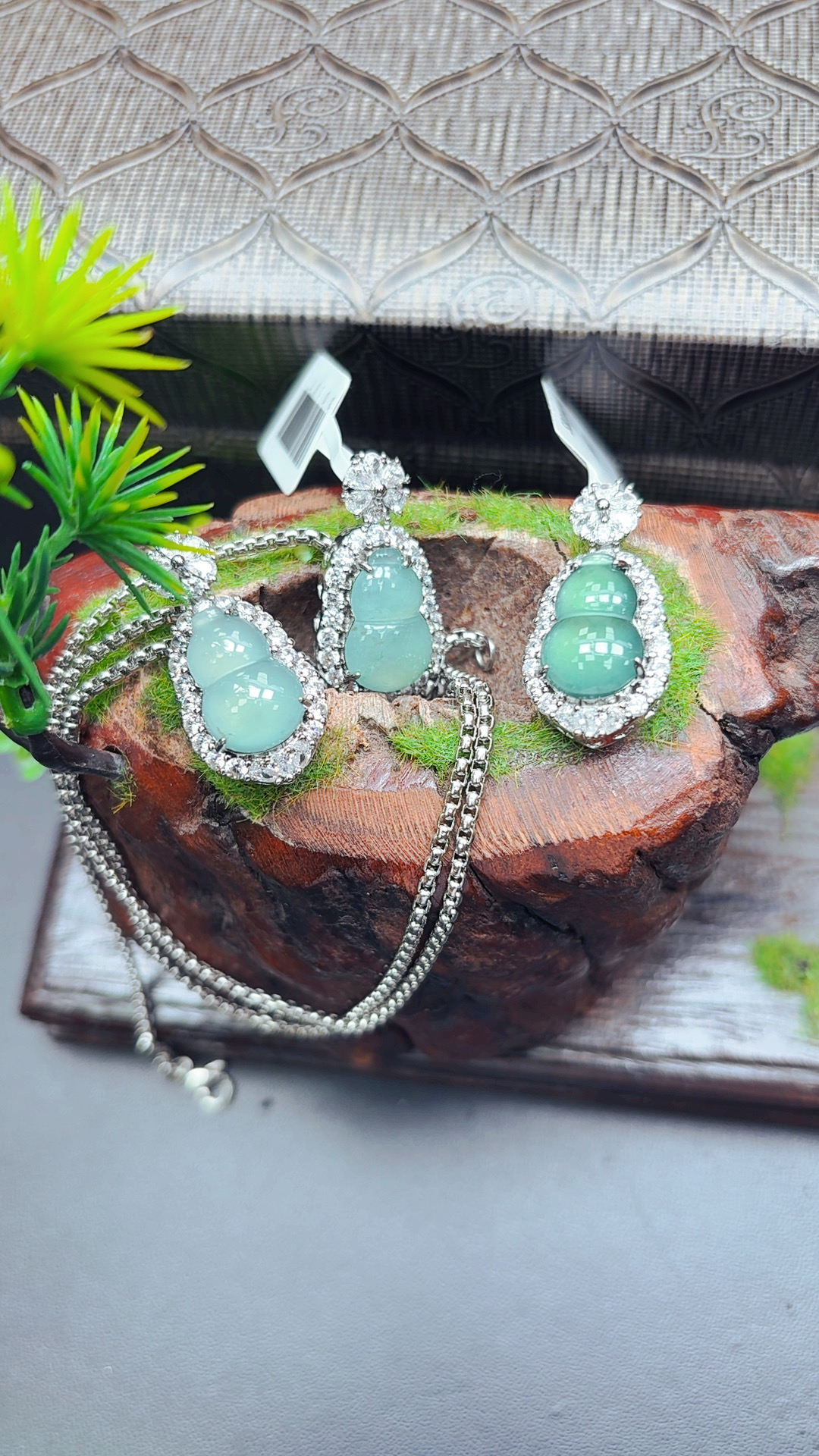 翡翠A货时尚葫芦吊坠多样性发其一 GS-30187 GS-MH-04