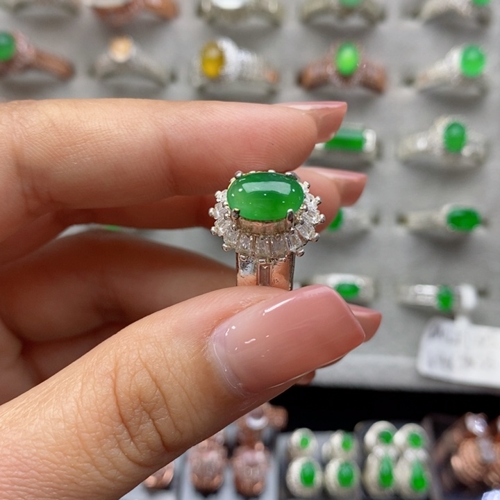 翡翠戒指未镶嵌蛋面