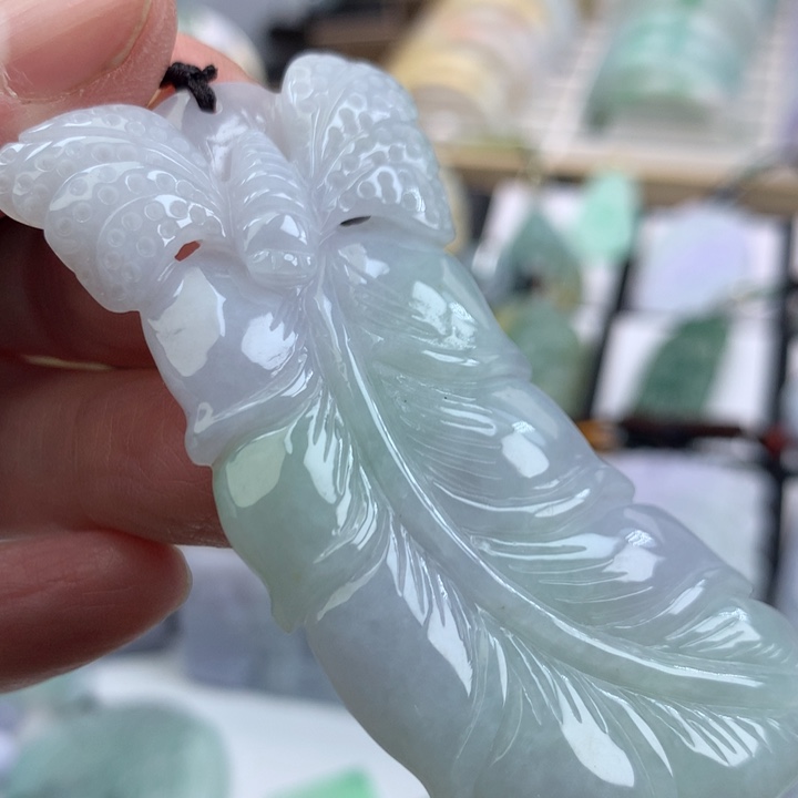 翡翠颈饰未镶嵌吊坠