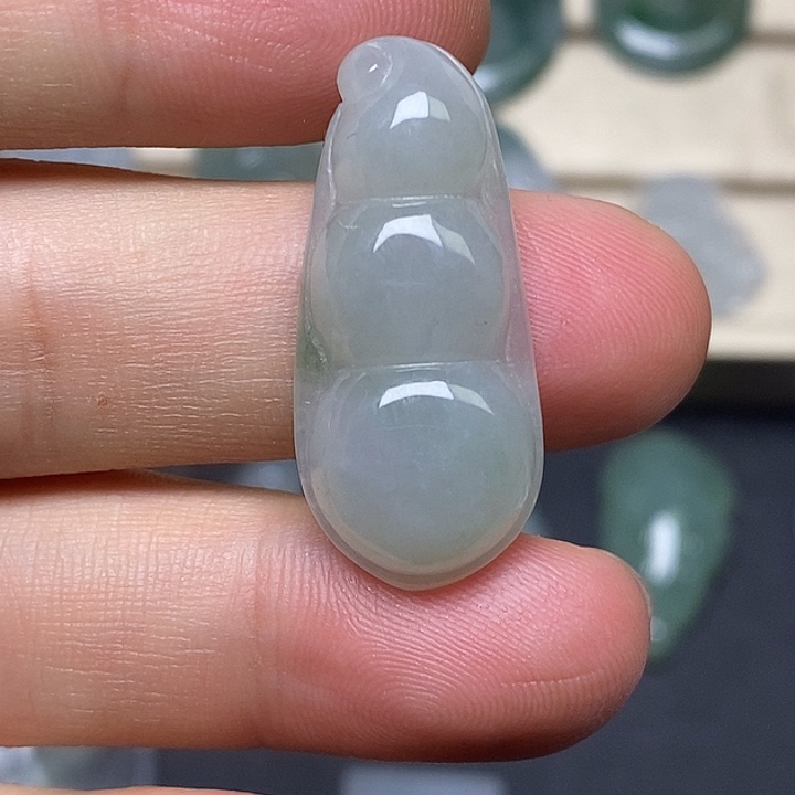 翡翠未镶嵌颈饰漏漏漏漏漏