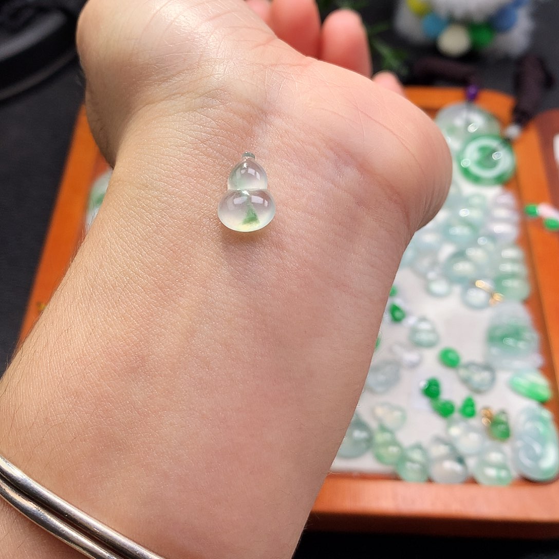 吊坠(不含链)未镶嵌翡翠葫芦
