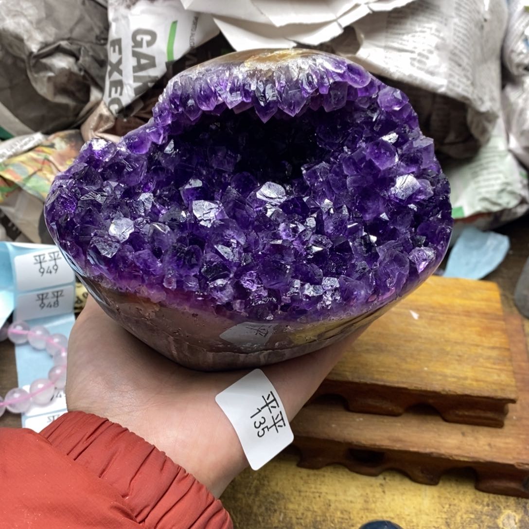 紫晶乌拉圭未镶嵌