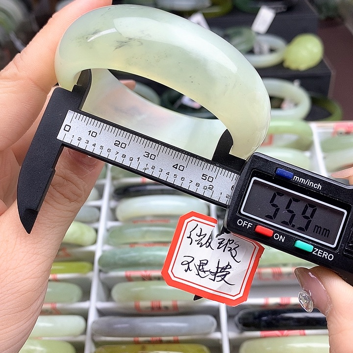 蛇纹石玉手镯未镶嵌784