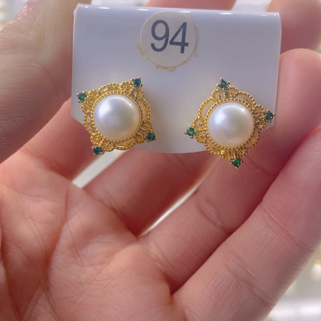 淡水珍珠耳饰未镶嵌