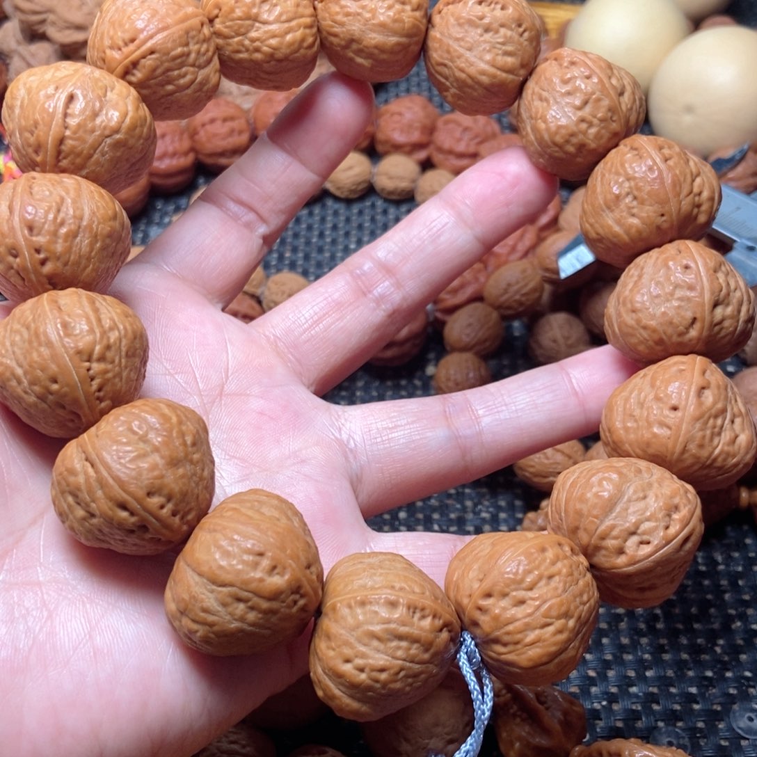 文玩核桃吊坠元宝手持