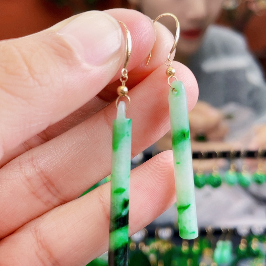 翡翠18K金镶嵌耳饰