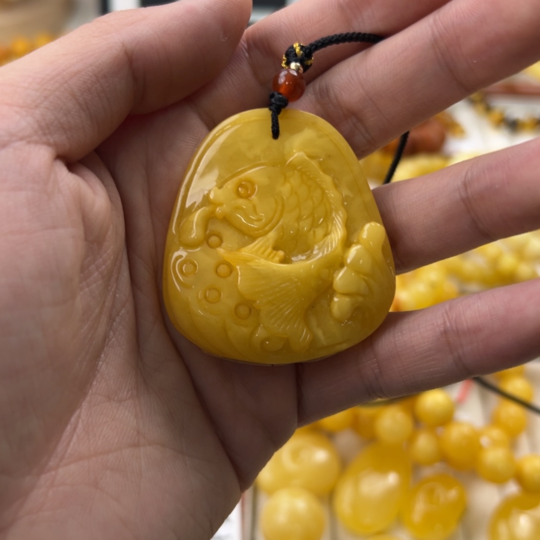 琥珀珠宝奇石未镶嵌