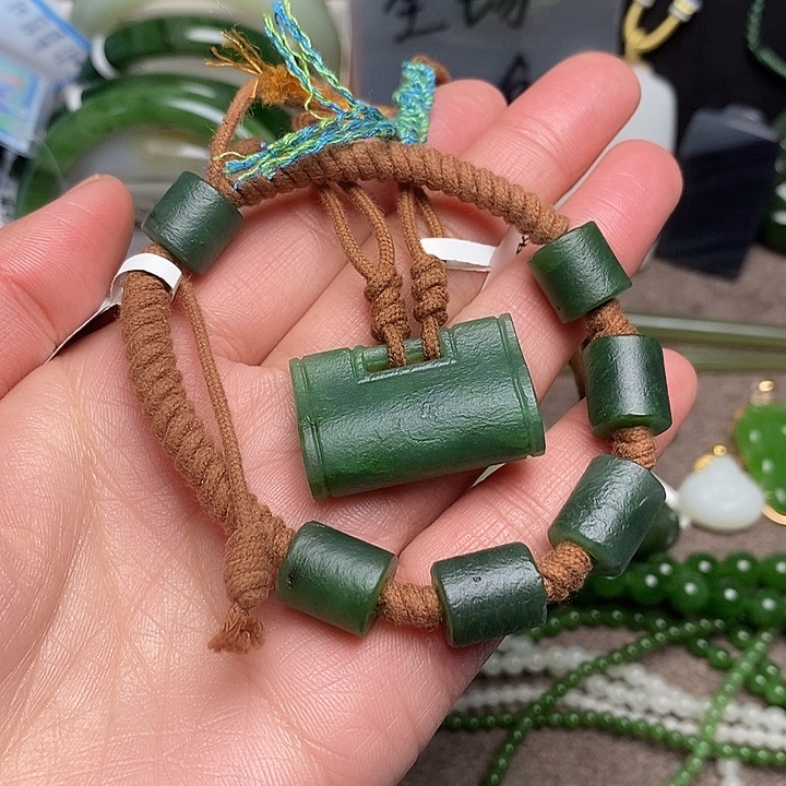 萍***》和田玉未镶嵌手链