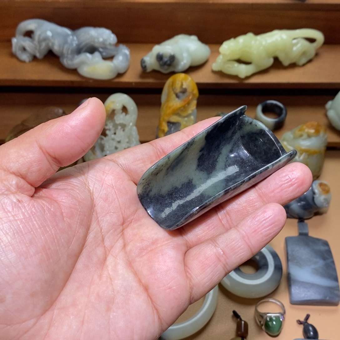 未镶嵌和田玉摆件